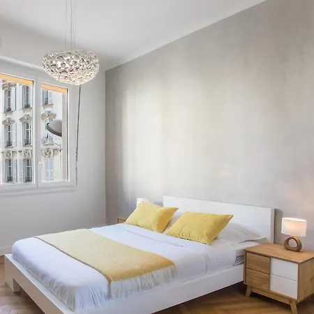 Beautiful In The Heart Of Apartment
