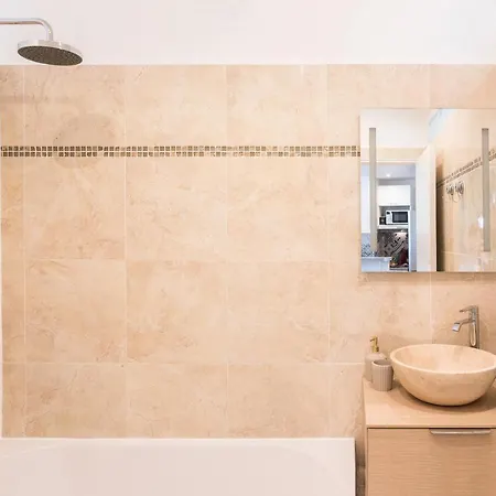 Apartment Beautiful In The Heart Of *
