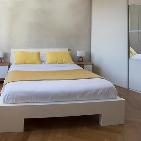 Beautiful In The Heart Of Apartment